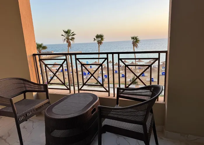 Resort Beachfront Sea & Pool View - Juliana - D116