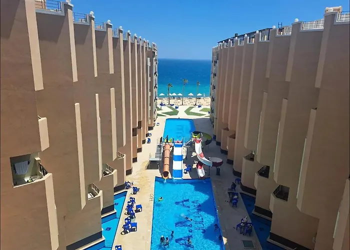 Beachfront Sea & Pool View - Juliana - D116