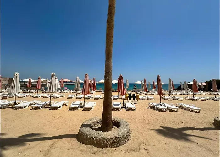Beachfront Sea & Pool View - Juliana - D116 Resort
