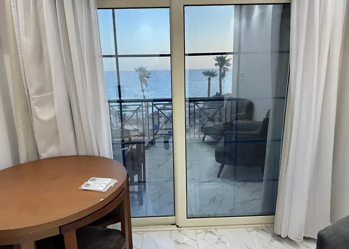 Beachfront Sea & Pool View - Juliana - D116 * Hurghada